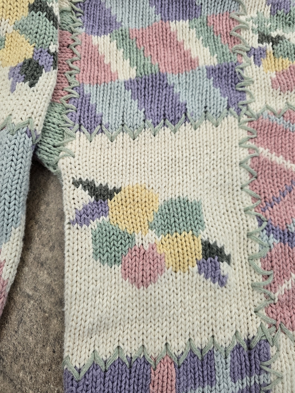 Vintage 90s Maggie Lawrence Patchwork Knit Sweater Pastel Floral Grannycore - Picture 6 of 16